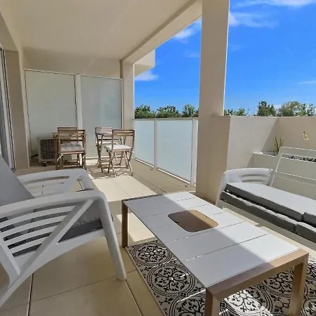 Spacieux Et Lumineux Dans A 650m De La Apartment Serignan