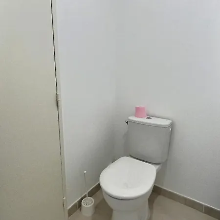 Apartment Spacieux Et Lumineux Dans A 650m De La Serignan