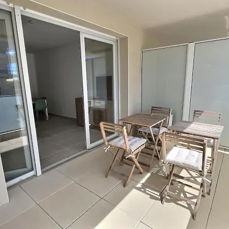 Spacieux Et Lumineux Dans A 650m De La Apartment