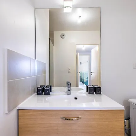 Appartement Spacieux Et Lumineux Dans A 650m De La *